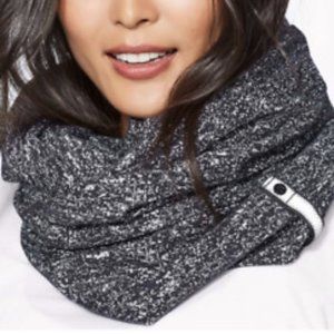 Lululemon Black and Purple Vinyasa Scarf